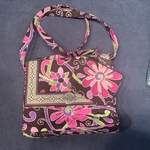Vera Bradley Beautiful Lots Of Beautiful Colors Excellent Condition with straps.